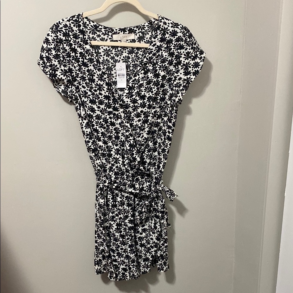 NWT! Loft Black and White Flutter Sleeve Romper